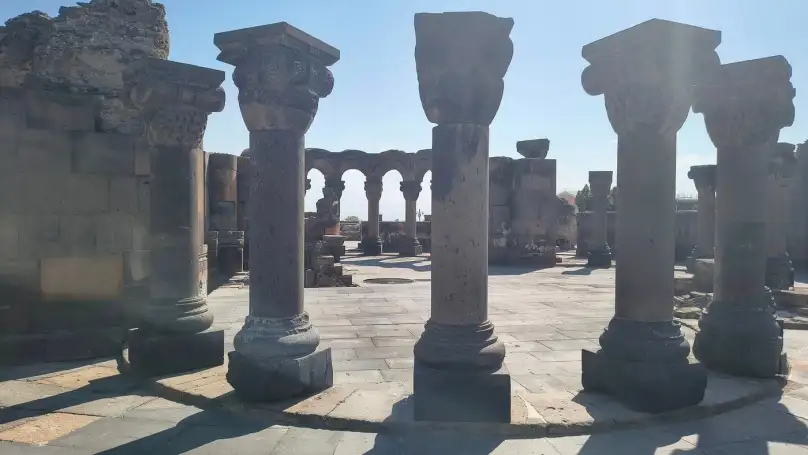 Katedra w Zwartnoc - image