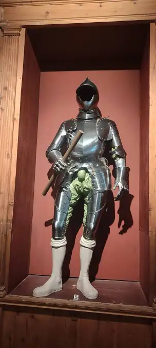 Kolekcja uzbojenia - ambras-013.jpg