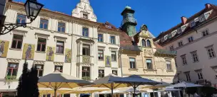 Glockenspielhaus i Glockenspielplatz - graz-003.jpg