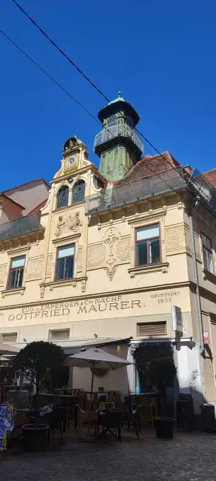 Glockenspielhaus i Glockenspielplatz - graz-005.jpg
