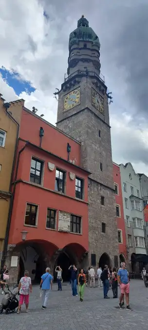 Ratusz w Insbrucku i Stadtturm - innsbruck-010.jpg