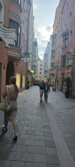 Maria-Theresien-Straße i Herzog-Friedrich-Straße - innsbruck-062.jpg