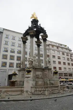 Vermählungsbrunnen - fontanna zaślubin - wieden-fontanna-005.jpg