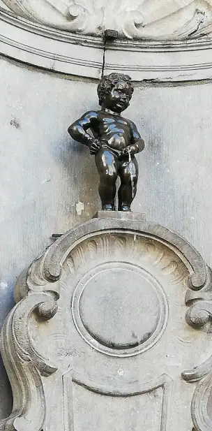 Manneken pis - bruksela-007.jpg