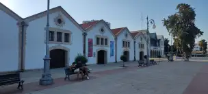 Magazyny i stary zajazd na Placu Europejskim - larnaka-plac-006.jpg