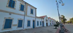 Magazyny i stary zajazd na Placu Europejskim - larnaka-plac-008.jpg
