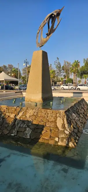 Magazyny i stary zajazd na Placu Europejskim - larnaka-plac-010.jpg