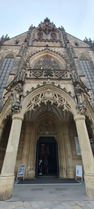 Katedra Świętych Apostołów Piotra i Pawła w Brnie - Brno-020.jpg