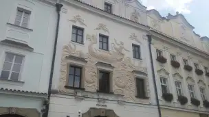 Dom z płaskorzeźbą przedstawiającą Jonasza połkniętego przez wieloryba, plac Pernštejn, Pardubice