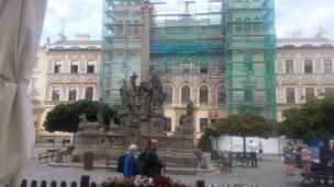 Ratusz i słup morowy - kutna-005.jpg