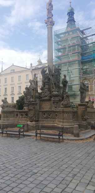 Ratusz i słup morowy - kutna-hora-009.jpg