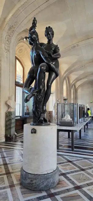 Skrzydło Denona - galeria rzeźb europejskich (500–1850) - Luwr-060.jpg