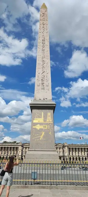 obelisk z czasów faraona Ramsesa II