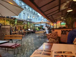 Ulica Erekle, czyli gastronomiczne centrum Tbilisi.