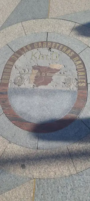 Znacznik kilometra zero Hiszpanii na Puerta del Sol - madryt-176.jpg