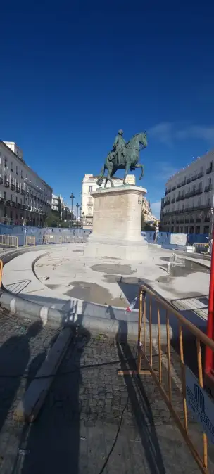 Pomnik Karola III na Puerta del Sol w Madrycie
