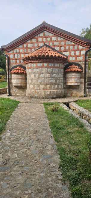 Kościół Matki Boskiej u źródła Drim - naum-ochryda-033.jpg