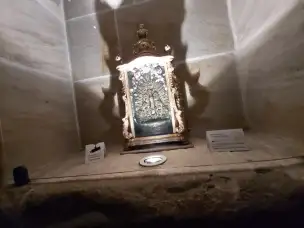 Relikwiarz z kością św. Ottona w katedrze w Bambergu.