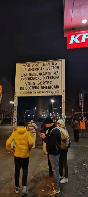 Checkpoint Charlie - berlin-080.jpg