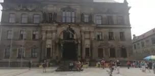 Pomnik Fryderyka I Augusta przed Sądem Miejskim w Dreźnie.
