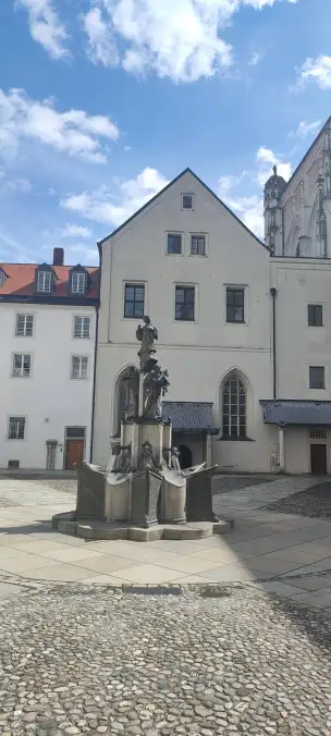 Patronatsbrunnen i kaplica świętego Andrzeja - pasawa-023.jpg