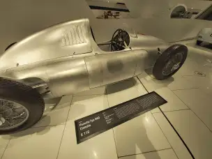 Porsche typ 360 Cisitalia - porshe-museum-005.jpg