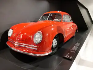 Porsche 356 - porshe-museum-007.jpg