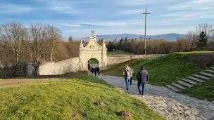 Klasztor Oblatów - Sanktuarium Relikwii Drzewa Krzyża Świętego - swiety-krzyz-004.jpg