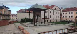 Bima Starej Synagogi - tarnow-011.jpg