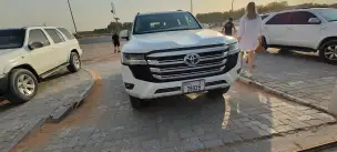 Toyota Land Cruiser 300 - dubaj-motoryzacja-004.jpg