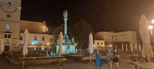 Plac i Kolumna Trójcy Świętej - trnava-071.jpg