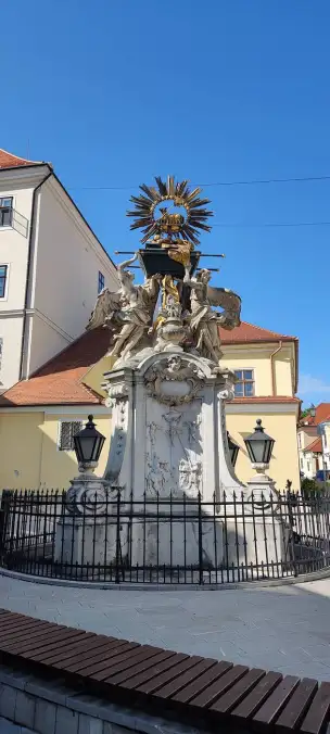 Statua Arki Przymierza - Frigyláda-szobor - Gyor-004.jpg