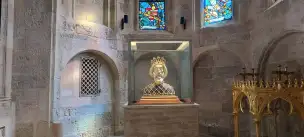 Herma świętego Władysława z częścią jego czaszki.