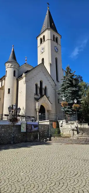Kościół Serca Jezusa w Tokaju - tokaj-002.jpg