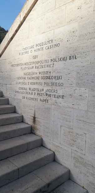 Polski Cmentarz Wojskowy na Monte Cassino - monte-cassino-010.jpg
