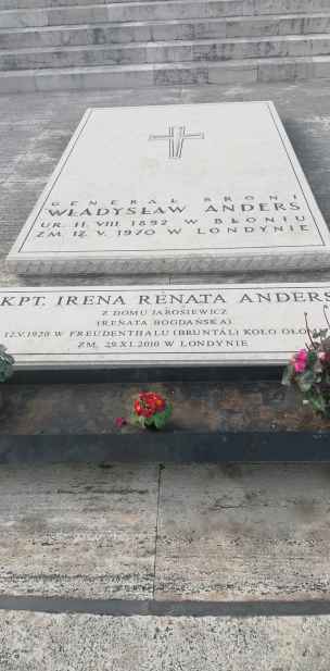 Polski Cmentarz Wojskowy na Monte Cassino - monte-cassino-012.jpg