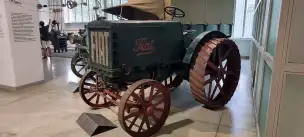 Traktor Fiat 702 - fiat-turyn-002.jpg