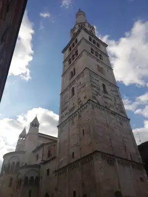 Cattedrale Metropolitana di Santa Maria Assunta in Cielo e San Geminiano - modena-015.jpg