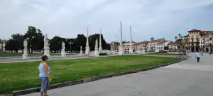 Piazza Prato della Valle - padwa-004.jpg