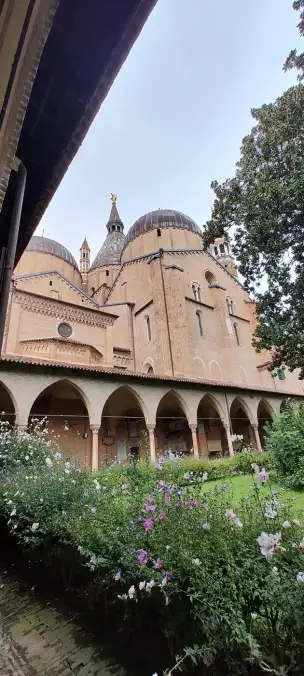 Chiostro della Magnolia