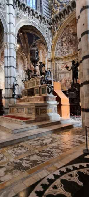 Ołtarz główny i prezbiterium - Duomo - Siena