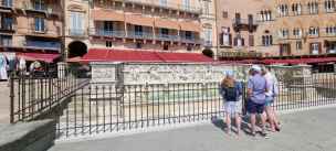 Fonte Gaia - fontanna na przeciw ratusza