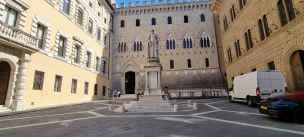 Palazzo i Piazza Salimbeni
