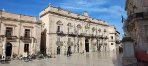 Piazza Duomo w Syrakuzach - teatralne serce Ortygii - syrakuzy-032.jpg