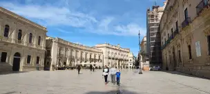 Piazza Duomo w Syrakuzach - teatralne serce Ortygii - syrakuzy-049.jpg