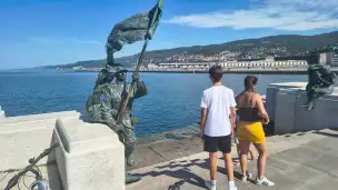 Monumento per la liberazione - triest-port-001.jpg